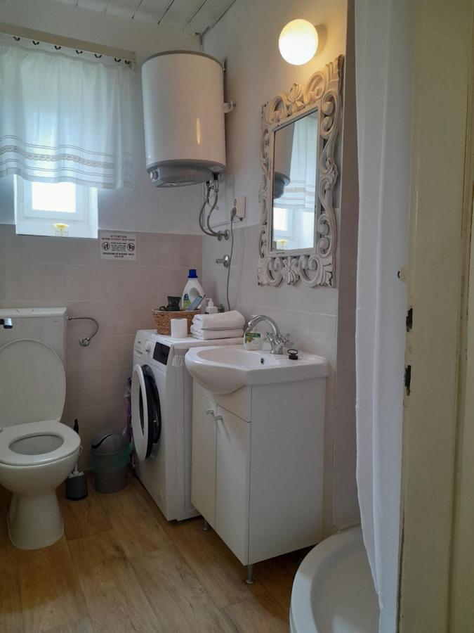 Dida Roko, Rustikalni Apartman S Terasom Kastela Exterior photo