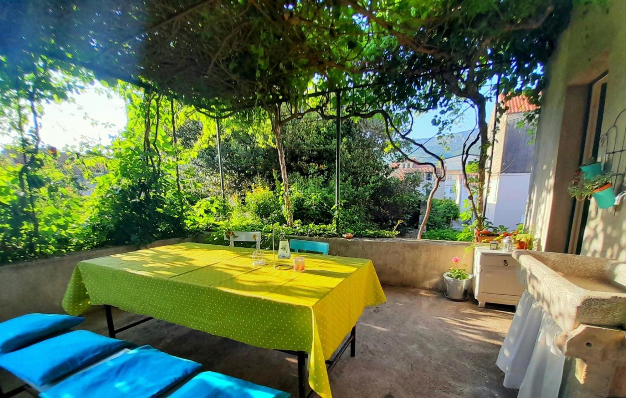 Dida Roko, Rustikalni Apartman S Terasom Kastela Exterior photo